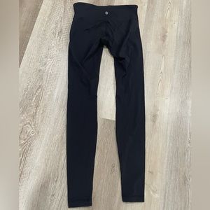 Lululemon Black Wunder Under Leggings, size 6